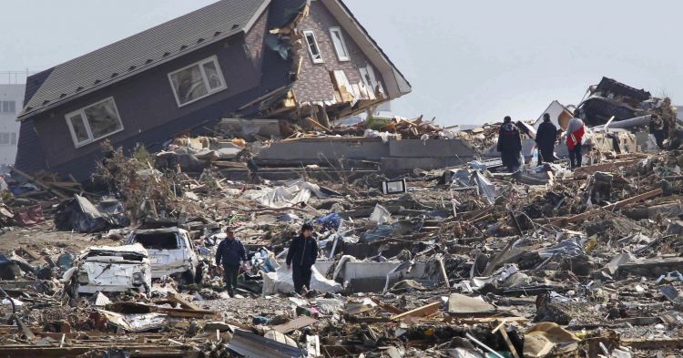 Aún puede ser peor: Japón azotado por erupción volcánica tras nuevo terremoto - Video