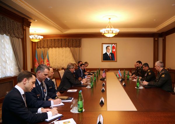 Defense Minister met with the Commander of US Transportation Command - PHOTOS