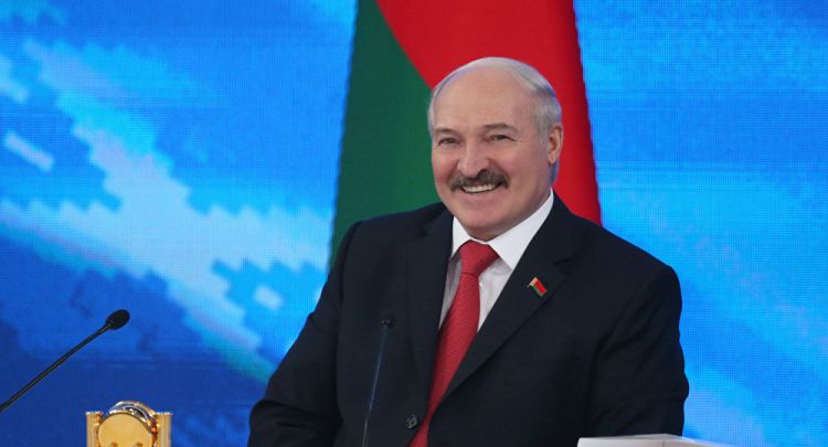 El 73% de los rusos cree que Lukashenko apoya a Rusia solo cuando le conviene