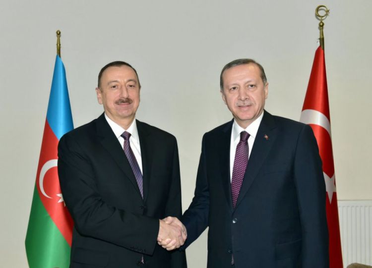 Cumhurbaşkanı İlham Aliyev Cumhurbaşkanı Recep Tayyip Erdoğan'ı tebrik etti