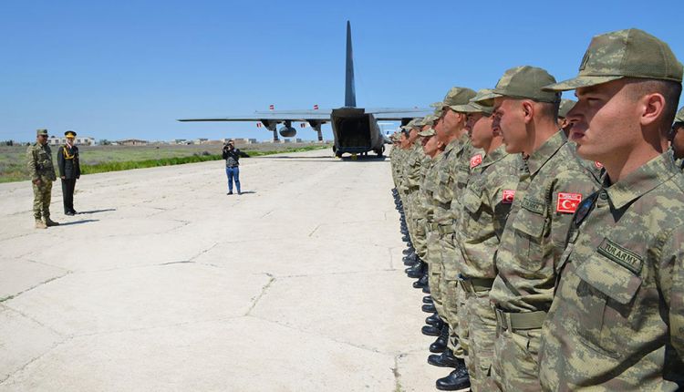 Azerbaycan ve Türkiye'den Ortak Askeri Tatbikat