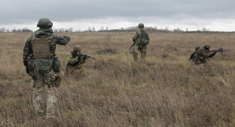 'Direct Interference': Why US Military Instructors Stay On in Ukraine's Donbass