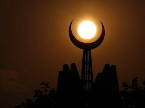 Muslims welcome holy month of Ramadan