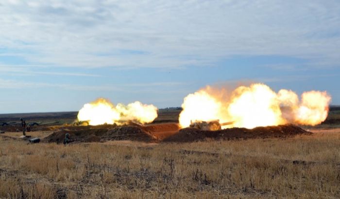 Azerbaijan Defense Ministry releases footage of live firing drills