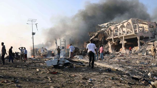 Death toll from Somalia bomb attacks tops 300