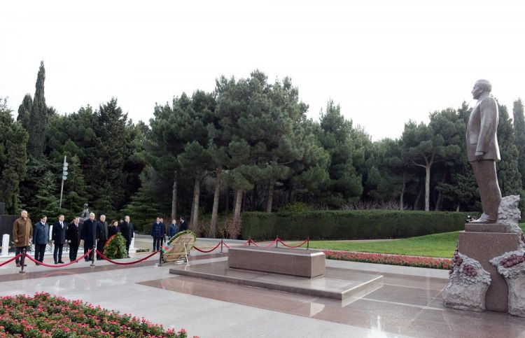 Turkish parliamentary delegation pays respect to national leader Heydar Aliyev and Azerbaijani martyrs