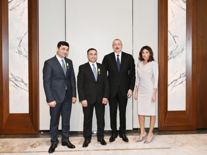 President Ilham Aliyev awarded Sabir and Umud Shirinov brothers “For Bravery” medal