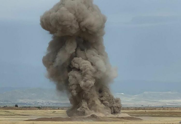 Военный грузовик подорвался на мине в Кяльбаджаре - есть раненые