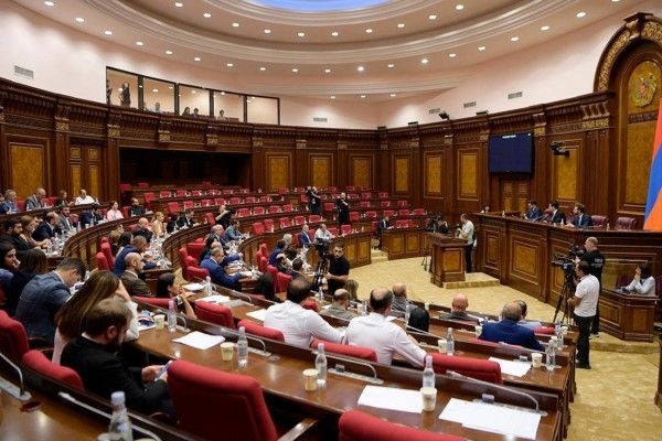 Парламент Армении разрешил отрицать «геноцид армян»