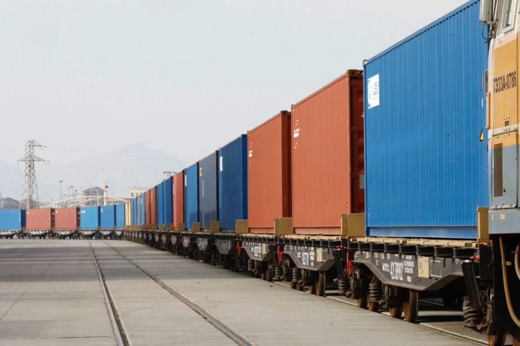 В 2025 году АЖД принял около 300 блок-поездов