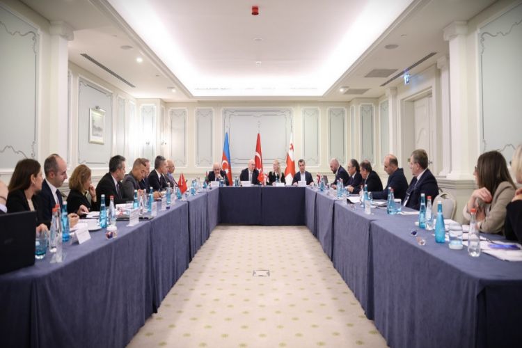 Азербайджан обсудил с ЕС будущие перспективы Зангезурского коридора